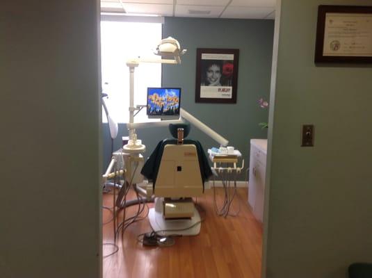 Bright comfortable rooms equipped with Digital X-Rays and Chairside Monitors