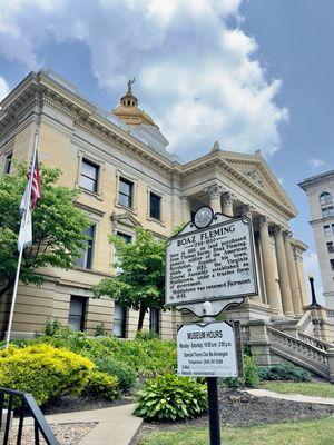 Courthouse - hours of museum signage