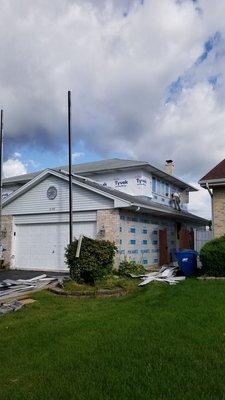 Siding installation new tyvek with foam insulation