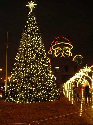 Peeking Santa Rooftop Display and Commercial Christmas Tree