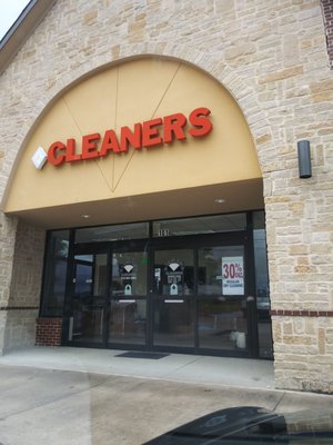 Diamond Cleaners - Great Customer Service - Greeting by Jimmy made me feel good.