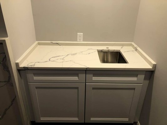 Statuary quartz wet bar countertop