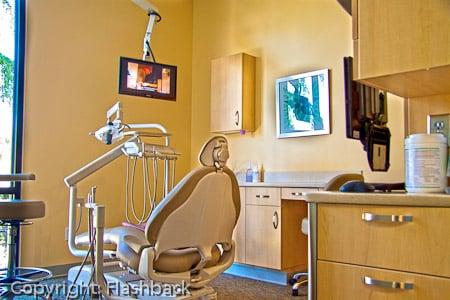 Plaza Dental, Flashback Electric