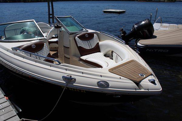 Need a new look for your boat ?