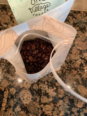 Beautiful oily bean of the legend dark roast