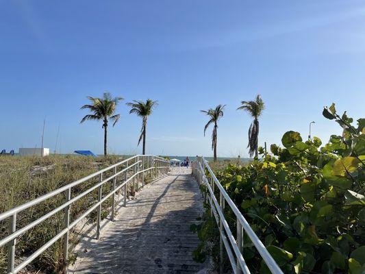 Beach boardwalk, Archibald Memorial Beach Park, Madeira Beach