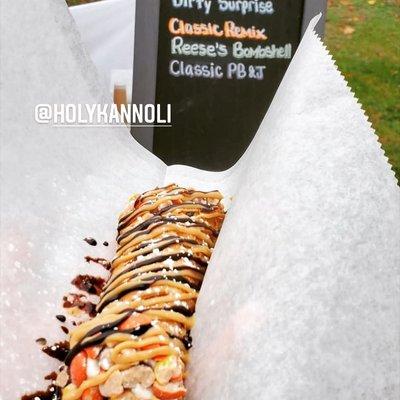 Our Signature Kannoli: Reese's Bombshell