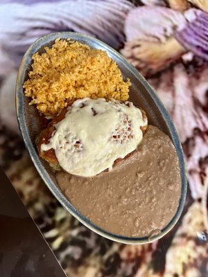 Chile relleno with cheese