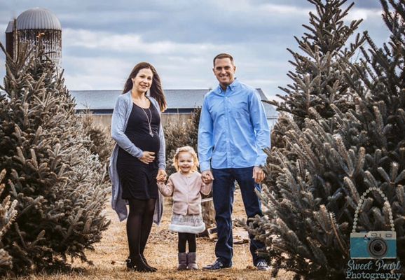 Maternity family portraits at AGA Farms.