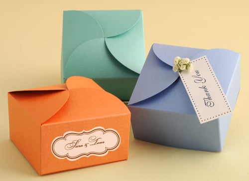 Favor Boxes with Custom Tags