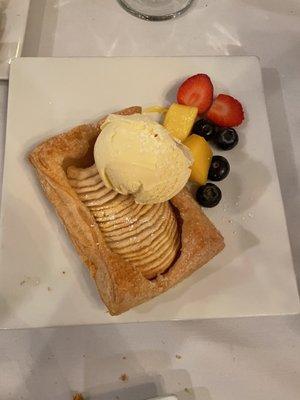 Apple Tart with vanilla ice cream