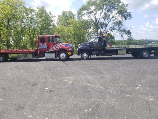 R&B Towing provides a variety of services such as roadside assistance, lock outs, battery boosts, tire changes, and towing and recovery