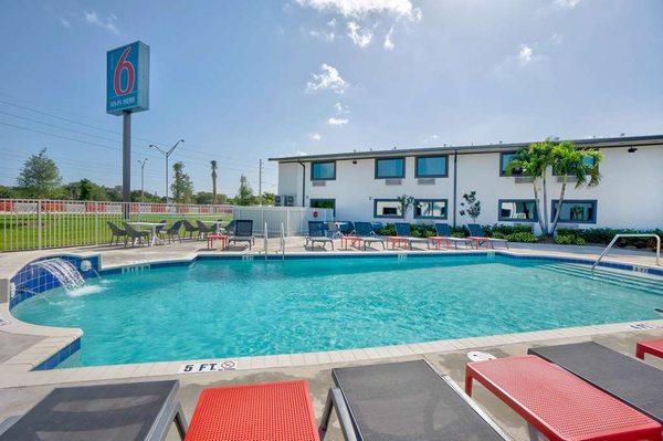 Motel Ft Lauderdale FL Pool