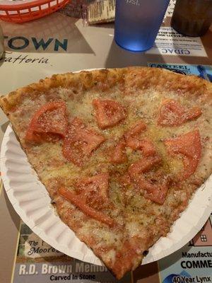 Two slices with tomato