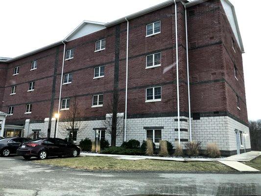 Right view of front of Loyalhanna Senior Suites & Personal Care