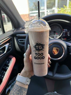 Vegan chocolate peanut butter banana shake. Wow delicious !!