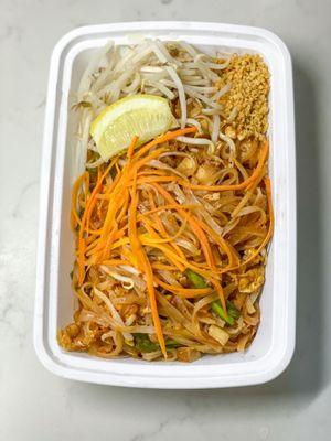 N1. Pad Thai Noodles (with chicken)