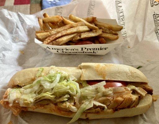 Buffalo chicken sandwich with onions, white American cheese & spicy Buffalo sauce, lettuce, tomato & ranch dressing.