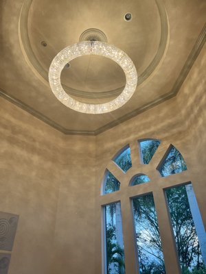 25 ft hight  ceiling 100 LB chandelier