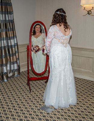 Example of mirrors supplied by the hotel for the bridal suites.