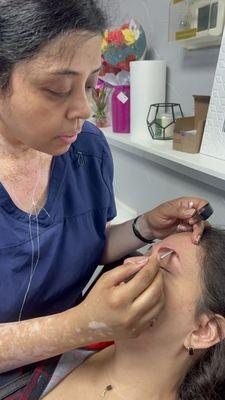 Eyebrow tinting