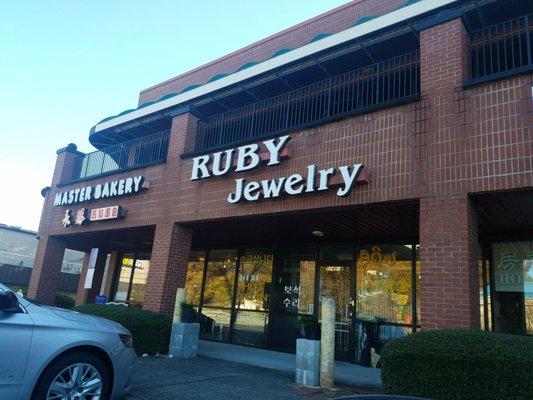 Goodbye ruby jewelry. Who could pin a name on you