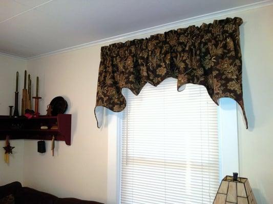 Customer Picture of a Duchess Valance