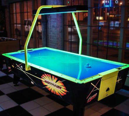 Air Hockey Table with Overhead Scoring