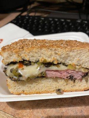 1/4 Muffuletta