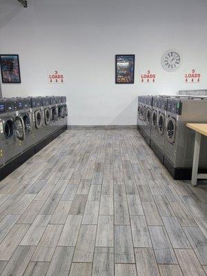 Clean floors and lots of washers and dryers.