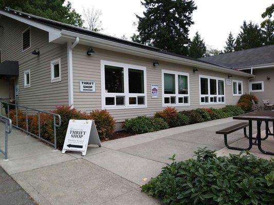 Bainbridge Island Senior Center Thrift Shop