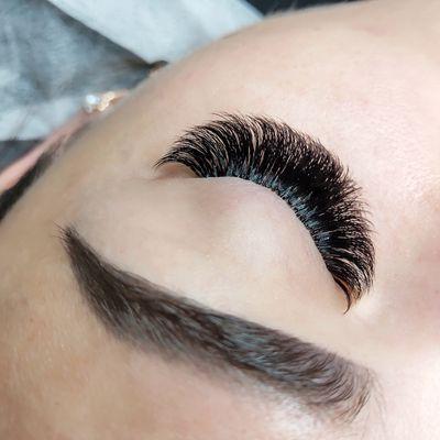 Mega Volume Lash Extensions