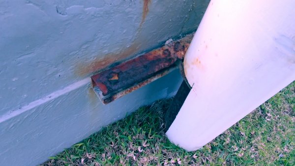 Corrosion of one of balconies support