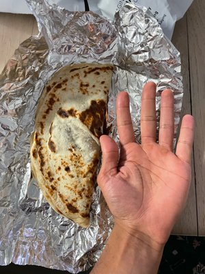 Baleada Especial (hand for scale)