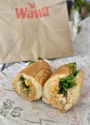 Buffalo chicken shorti w/ provolone & spinach