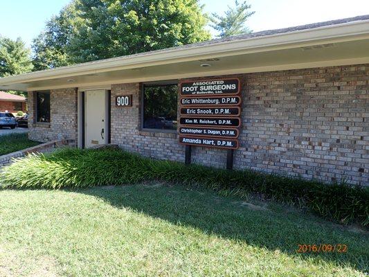 The front entrance to Associated Foot Surgeons - Belleville