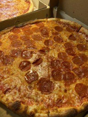 Large pepperoni pizza