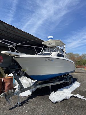 Buffing and waxing services for boats