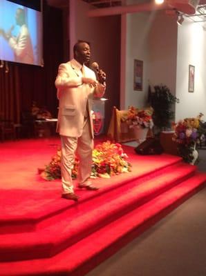 Pastor Adeniyi ministering in St Paul MN