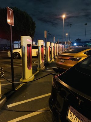 Tesla Supercharger - San Fernando