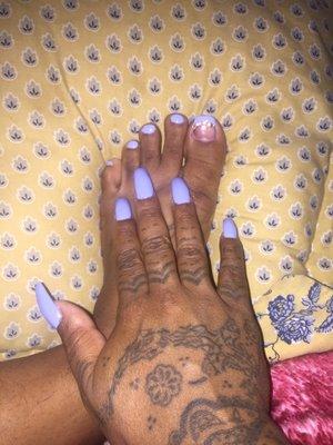 Toes was done two weeks ago and my 2 year old took my diamonds off but still good