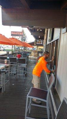 Window cleaning at Hooter's!