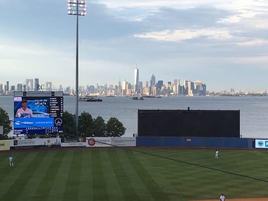 Beautiful Manhattan skyline from the luxury suites.