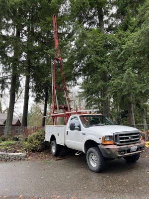 Are's rig. Pump replacement in 90 ft well.