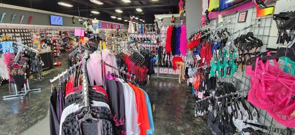 LARGE VARIETY OF LINGERIE