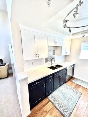 They were able to find the blue lower cabinets that I wanted and added the lovely backsplash tile that I picked out, too.