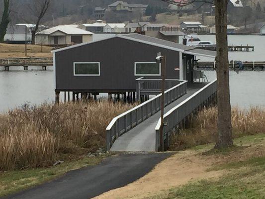 Breezeway Bay's Lakefront Home 3 Slip Boathouse