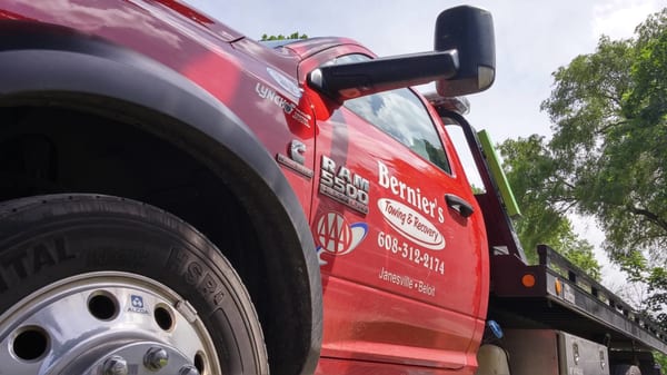 Bernier's Towing & Salvage, Janesville, WI, 24 hour towing and roadside assistance