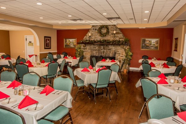 Restaurant at Galen Hall during Christmas