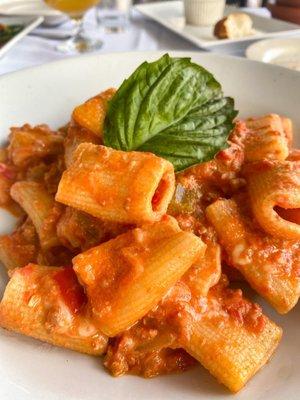 Rigatoni bolognese